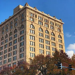 Abode - Downtown Convention Center Apartment
